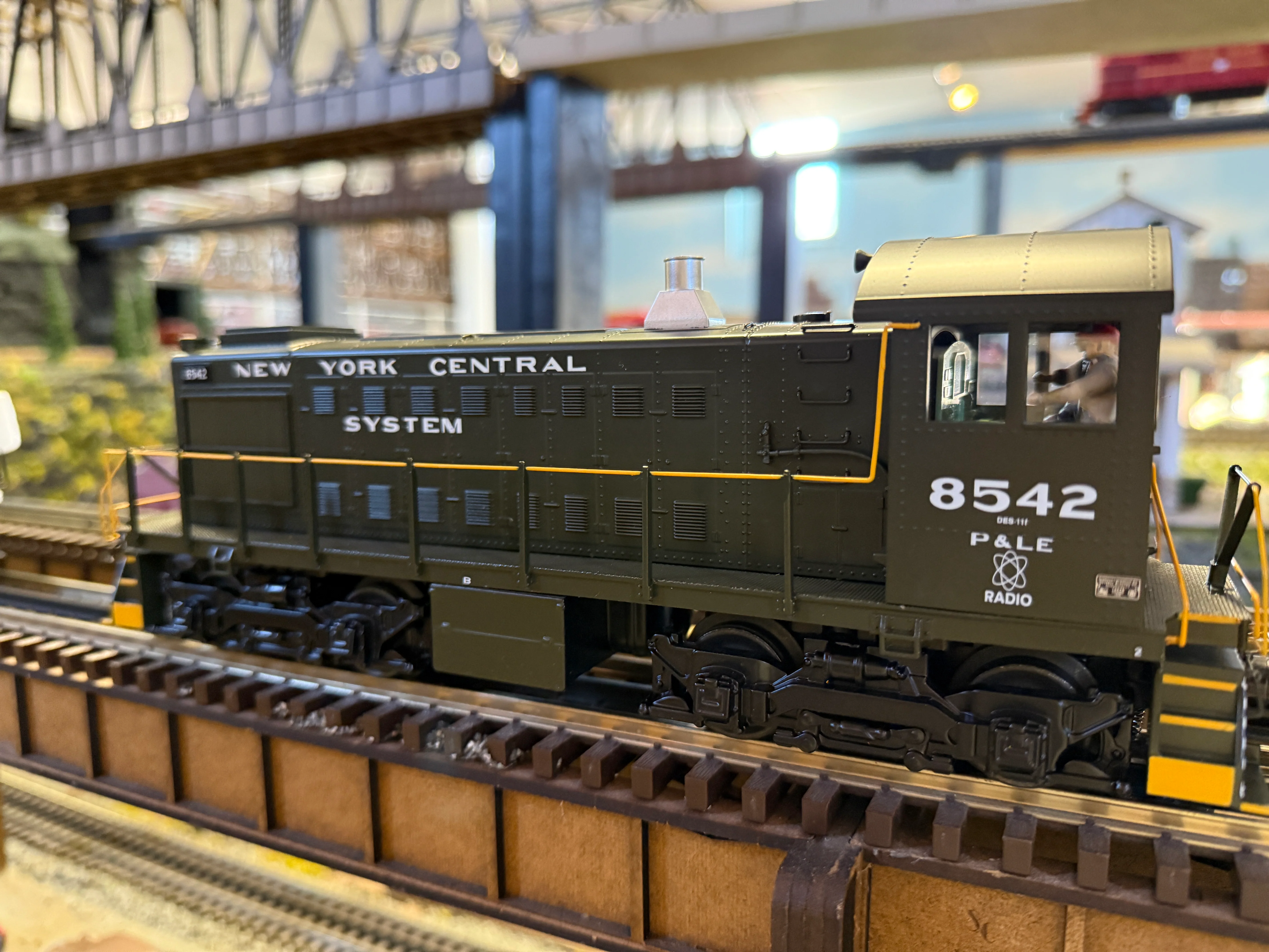 Atlas O 30138054 - Premier - S2 Diesel Locomotive "New York Central System" #8542 w/ PS3 - Image 3