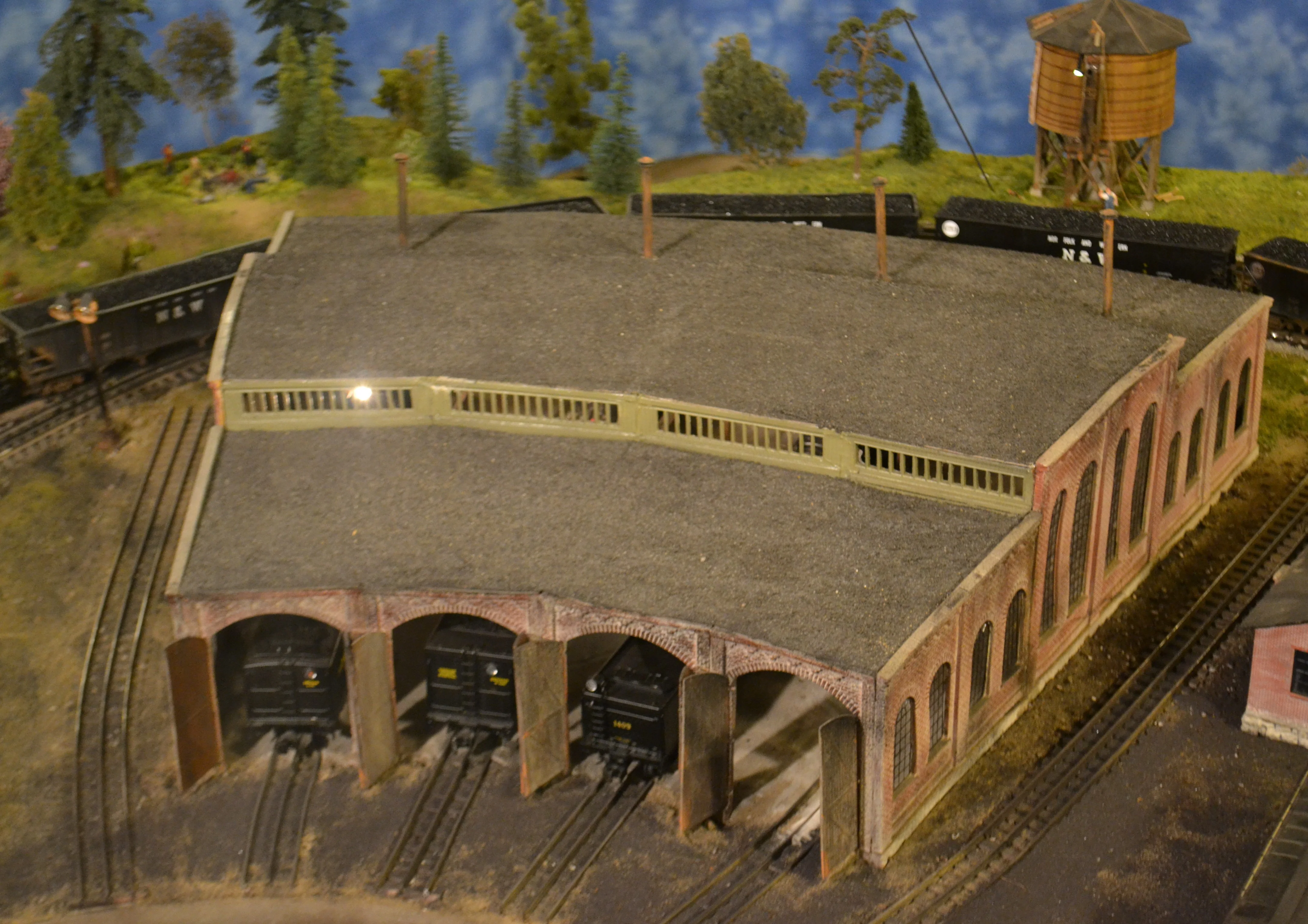 Korber Models #304 - O Scale - 3 Stall Roundhouse Kit - Image 3