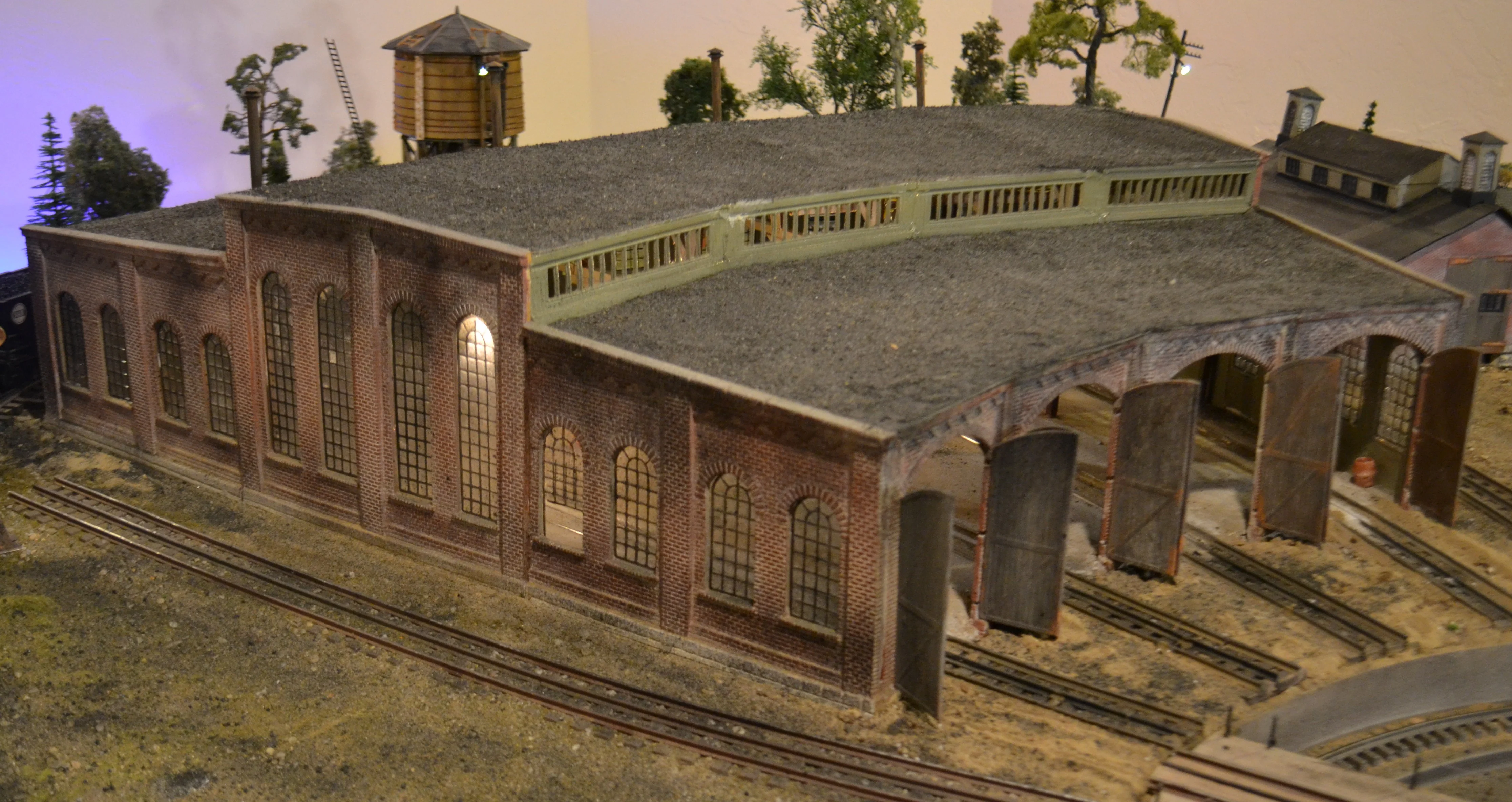 Korber Models #304 - O Scale - 3 Stall Roundhouse Kit - Image 4