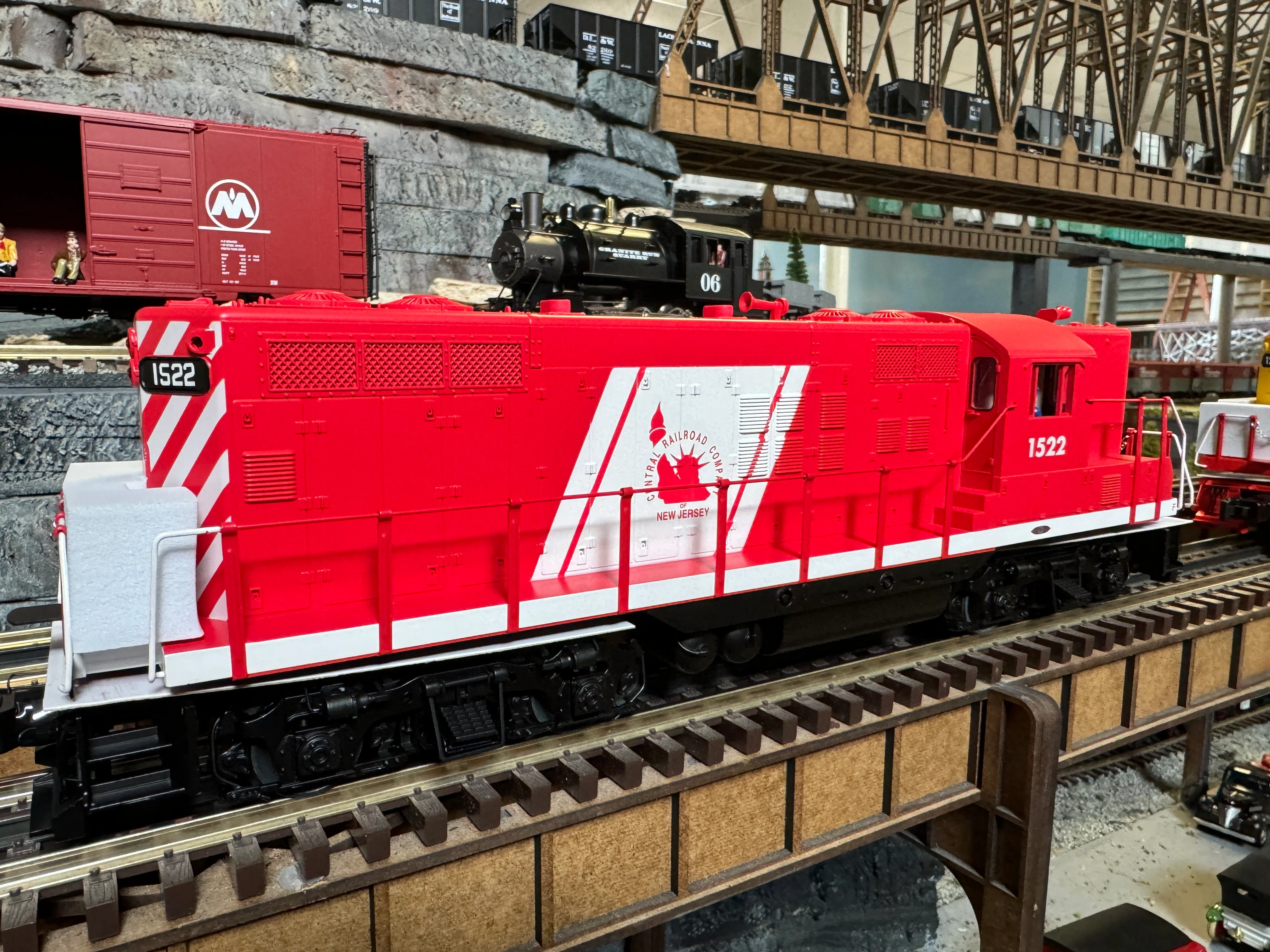 Lionel 2434030 - LionChief+ 2.0 GP7 Diesel Engine "Central of New Jersey" #1522 - Image 3