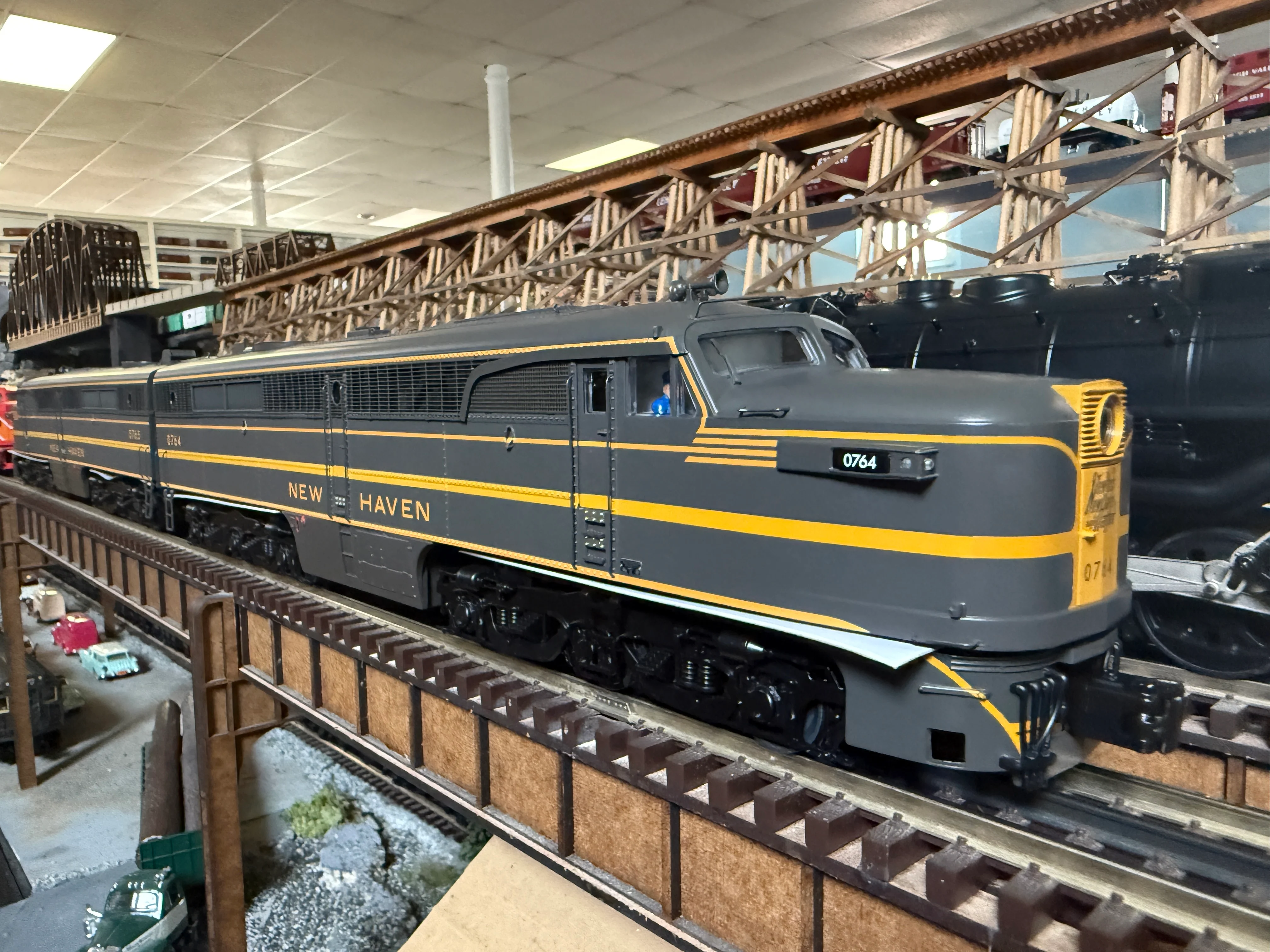 Lionel 2533290 - Legacy PA AA Diesel Locomotive "New Haven" #764/765 - Image 4