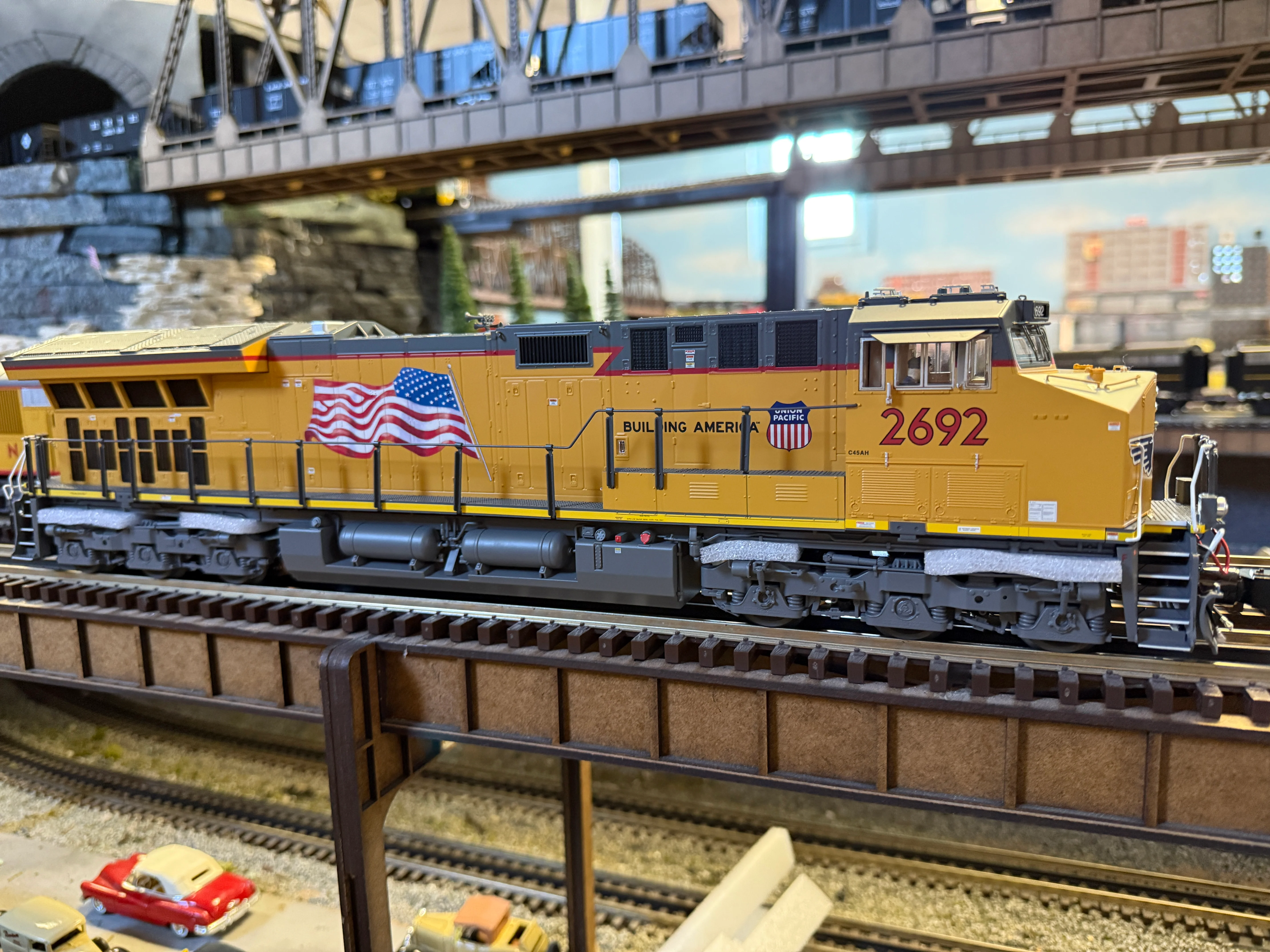 Lionel 2533509 - Legacy ET44AC SuperBass "Union Pacific" #2708 (Non-Powered) - Image 3