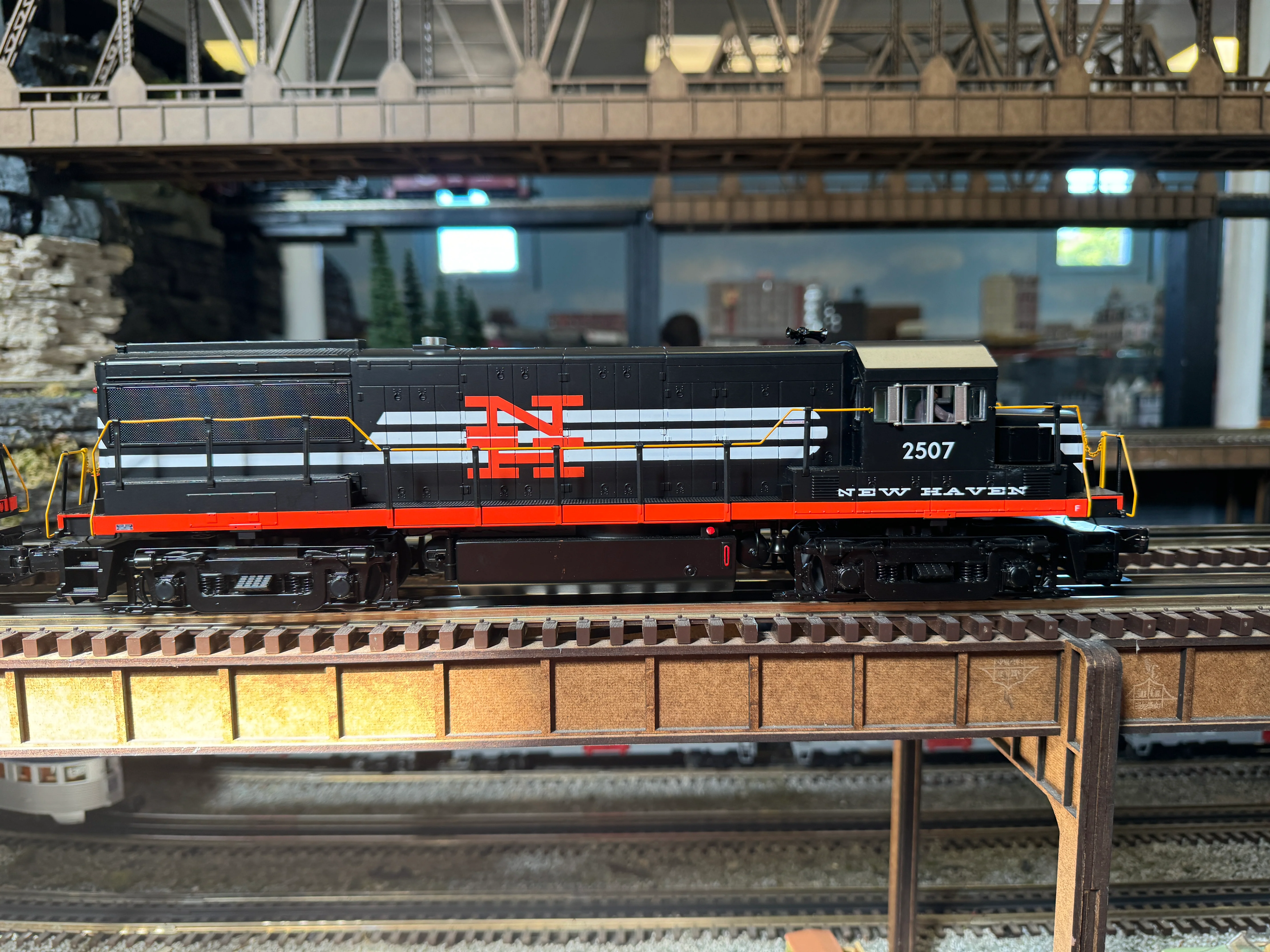 MTH 20-21845-1 - U25B Diesel Engine "New Haven" #2507 w/ PS3 - Image 5