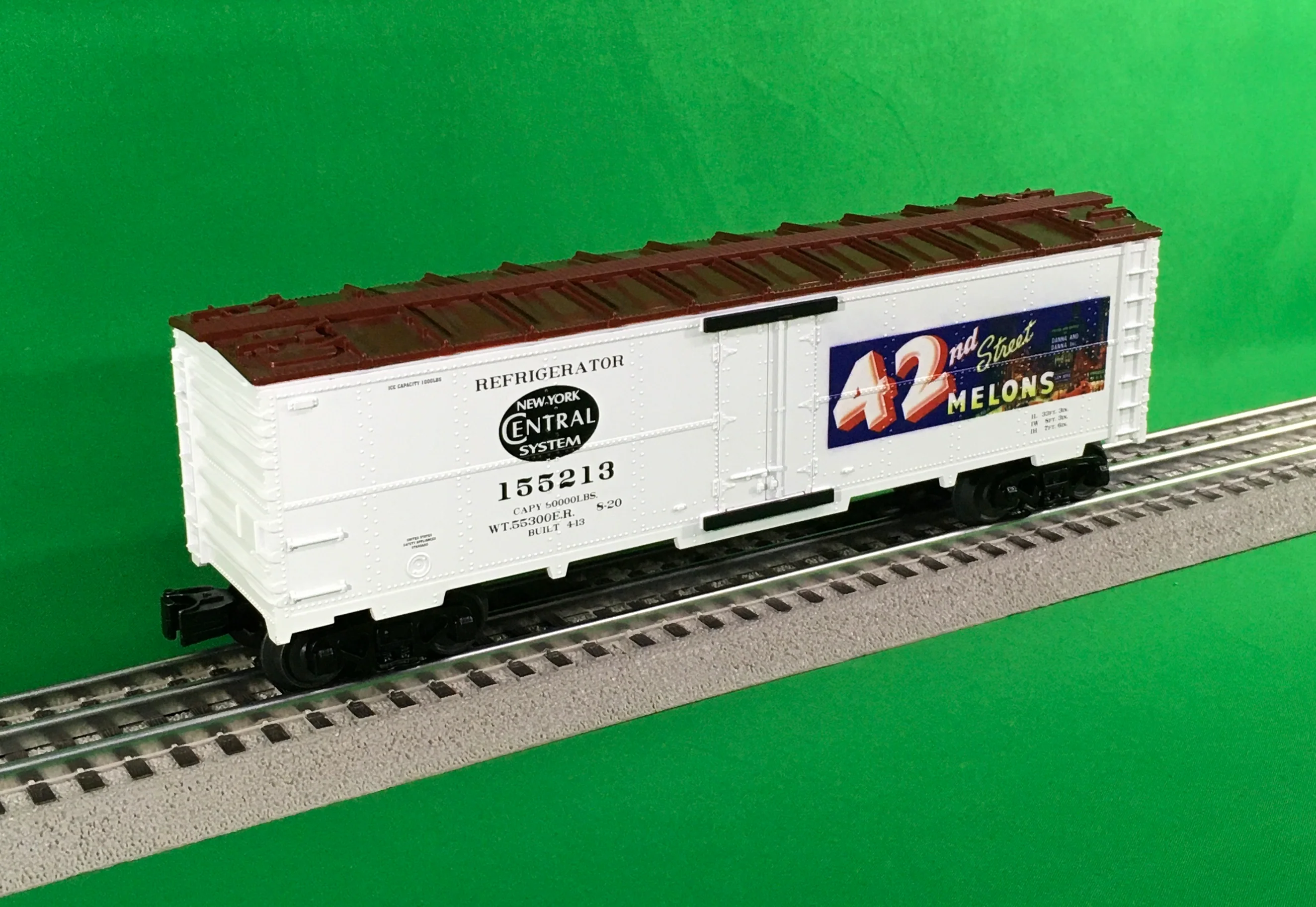 MTH 30-78226 - Modern Reefer Car "New York Central" #155213 (42nd Street Melons) - Image 3