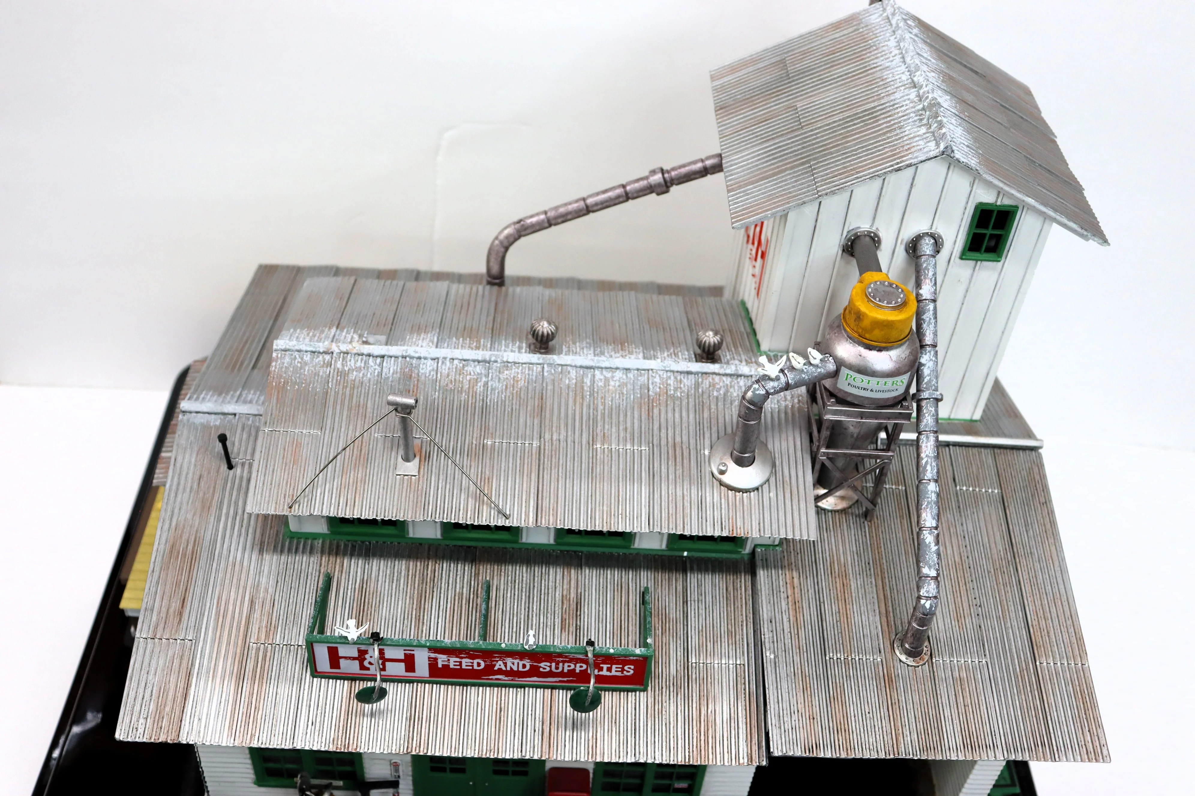 Woodland Scenics BR5859 - H&H Feed Mill - Image 3