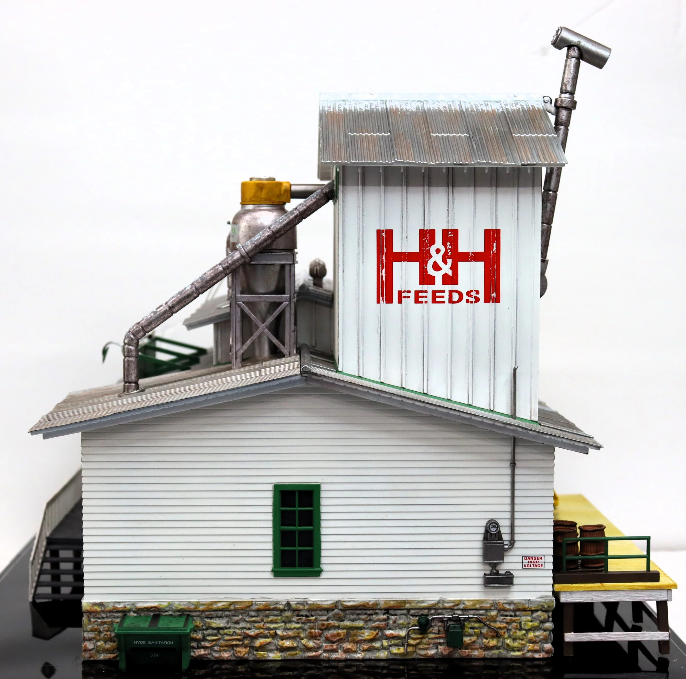 Woodland Scenics BR5859 - H&H Feed Mill - Image 6