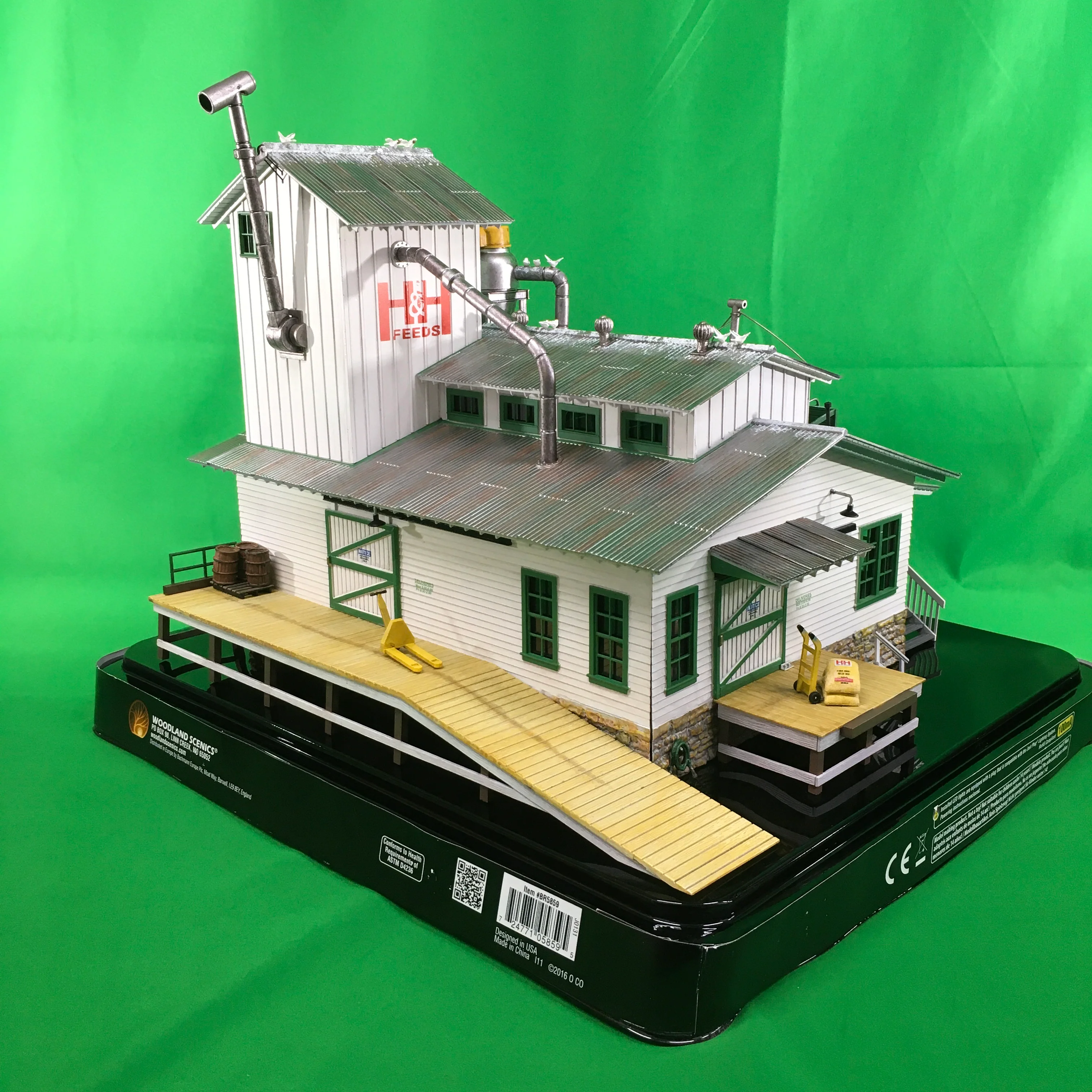 Woodland Scenics BR5859 - H&H Feed Mill - Image 9